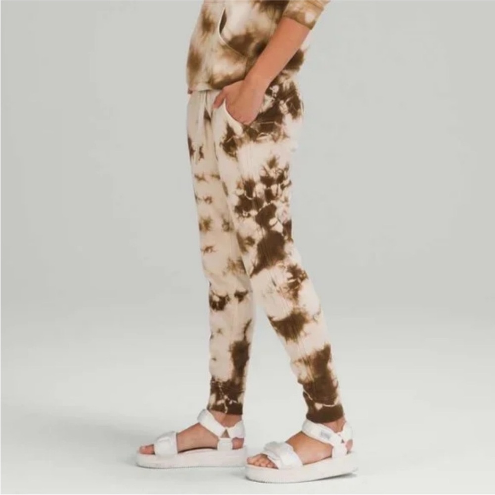 NWT Lululemon Athletica Warm Down Jogger in Earth Dye Sand Tie Dye Women’s sz 6 - Picture 12 of 12
